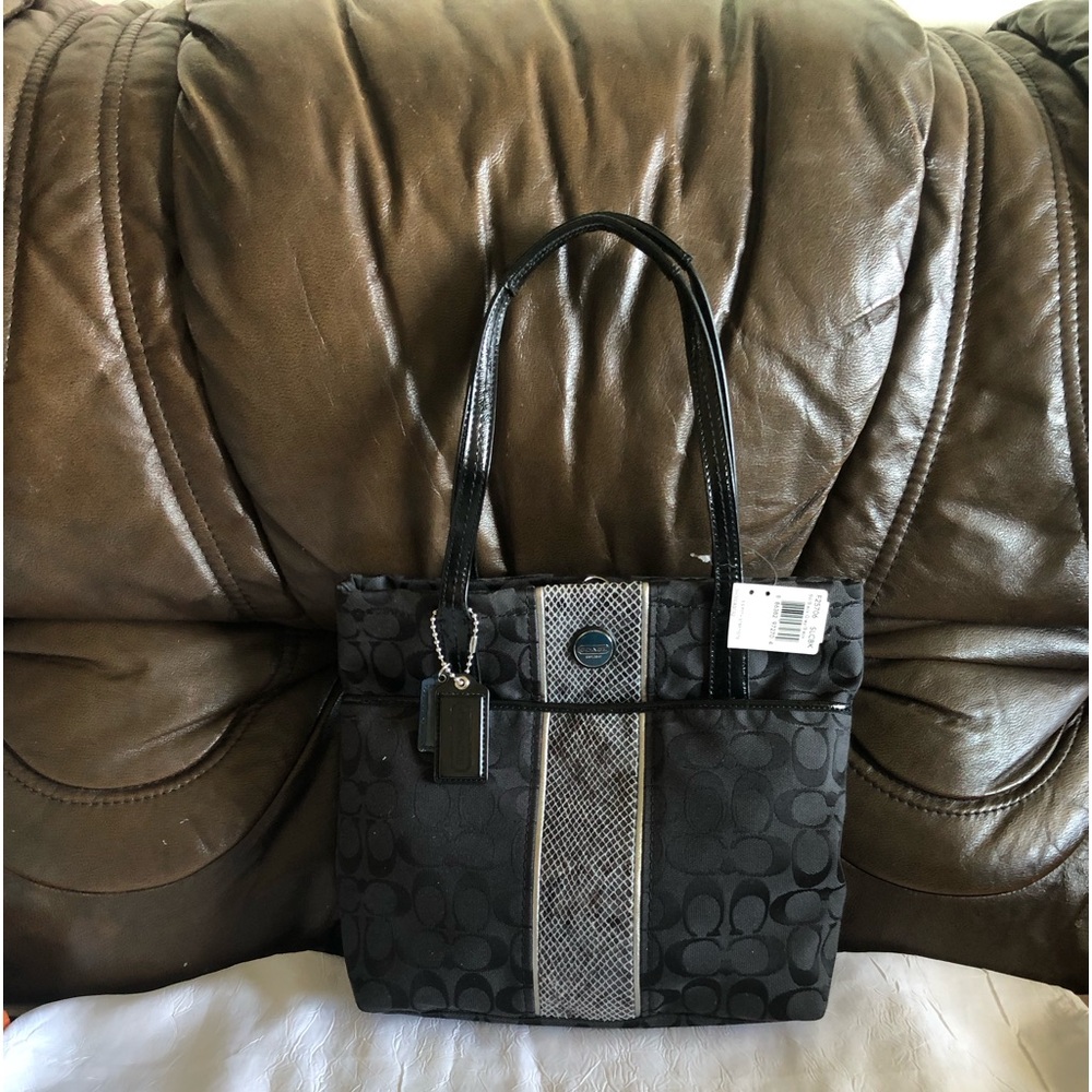 NEWwithTAG COACH Signature Python Stripe Tote Handbag (F-25706)